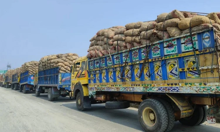 বাংলাদেশ থেকে নেপালে গেল ১০৫ মেট্রিক টন আলু
