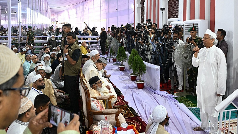 স্থায়ীভাবে ঐক্য গড়তে চাই, ঈদ জামাতে বললেন প্রধান উপদেষ্টা