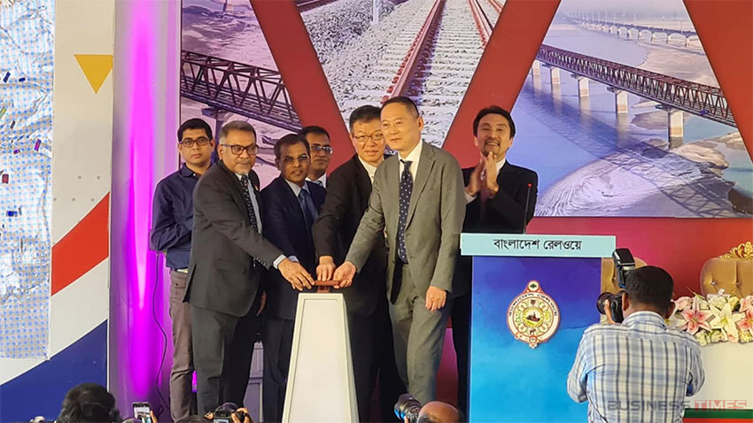 উদ্বোধন করা হলো যমুনা রেল সেতু