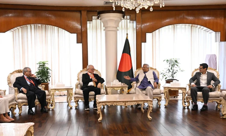 প্রধান উপদেষ্টার সঙ্গে চীন ও কোরিয়ার বিনিয়োগকারীদের বৈঠক