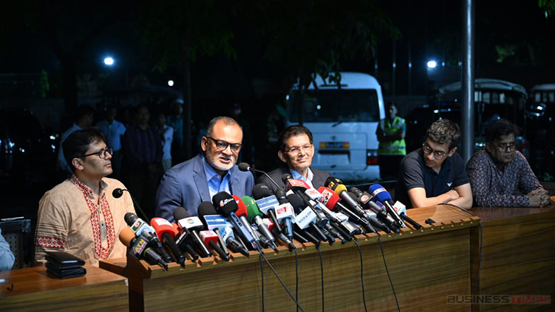 শুল্ক নিয়ে যুক্তরাষ্ট্র প্রশাসনের সঙ্গে নিজেই আলোচনা করবেন প্রধান উপদেষ্টা