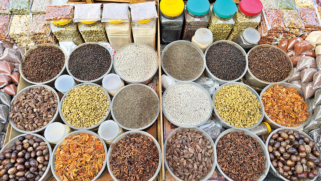 ভোক্তাদের জন্য স্বস্তির খবর, কোরবানির আগে কমছে মসলার দাম