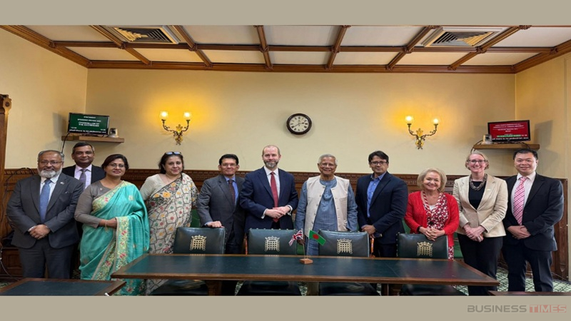 ড. ইউনূসের সঙ্গে যুক্তরাজ্যের বাণিজ্য বিষয়ক মন্ত্রীর বৈঠক