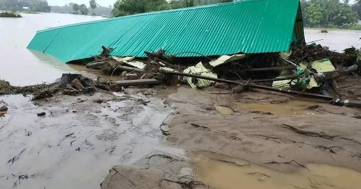 বন্যায় বারবার ভেসে যায় স্বপ্ন, টেকসই বাঁধ চায় ফেনীবাসী