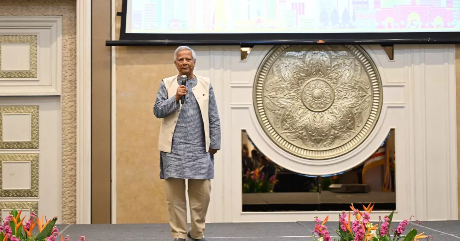 মালয়েশিয়ার কোম্পানিগুলোকে বাংলাদেশে বিনিয়োগে আহ্বান প্রধান উপদেষ্টার