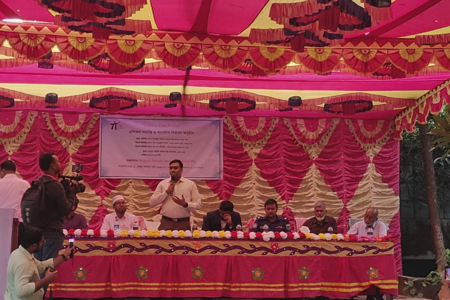 ফ্রিল্যান্সিং প্রশিক্ষণ শেষে ১৪ তরুণ-তরুণীর হাতে ল্যাপটপ তুলে দিল “লার্ন টু আর্ন”