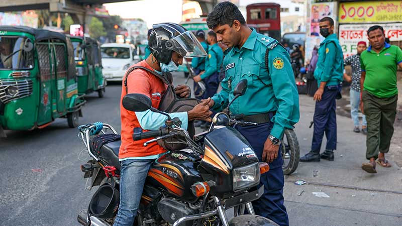 শেখ হাসিনার রায় আজ রাজধানীসহ সারা দেশে বাড়তি নিরাপত্তা প্রস্তুতি