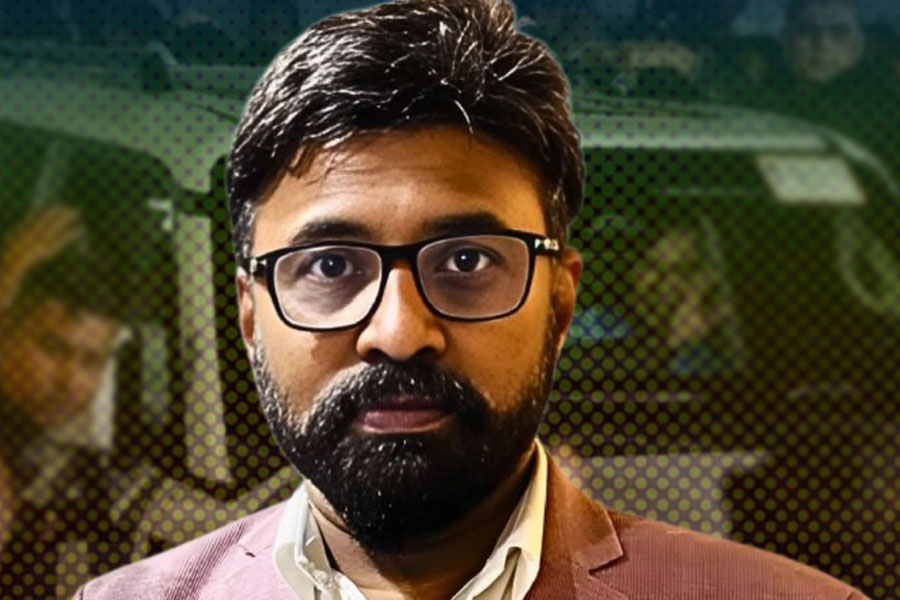 প্রধানমন্ত্রীর প্রেস সচিব সালেহ শিবলী, আতিকুর রহমান রুমন অতিরিক্ত সচিব