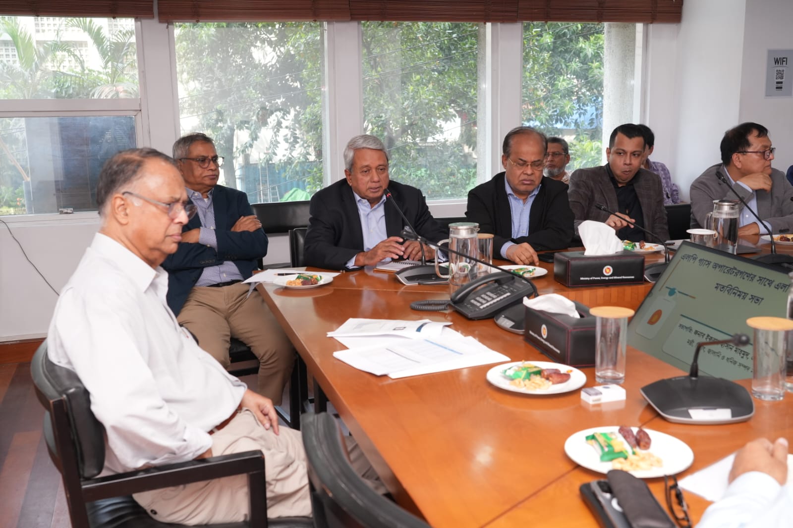 এলপিজি নিয়ে গ্রাহক ভোগান্তি না করতে ব্যবসায়ীদের অনুরোধ মন্ত্রীর