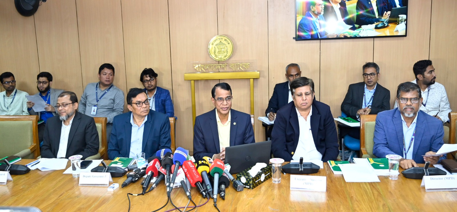 বিনিয়োগ বাড়াতে ১৮ মাসের পরিকল্পনা সরকারের